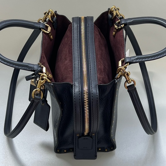 COACH 1941 Rogue 25 In Deep Navy Blue With Tea Rose Rivets - Picture 11 of 16
